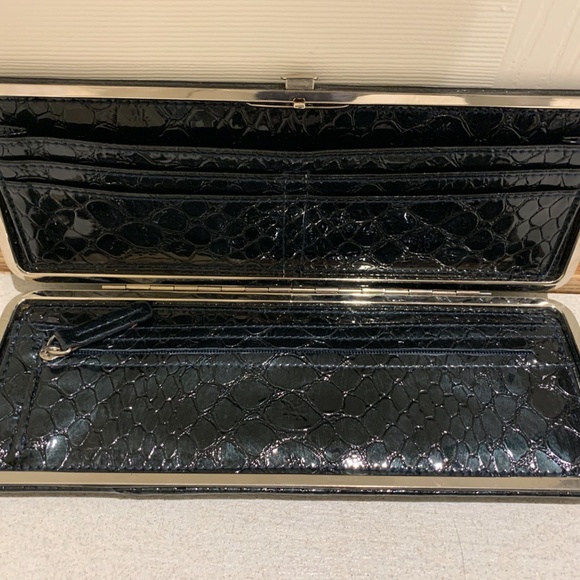 Kenneth Cole Reaction Clutch Wallet - Picture 7 of 8